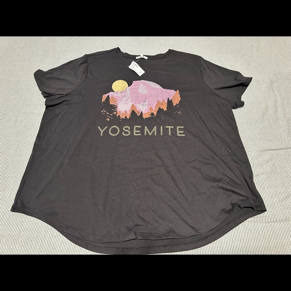 NWT Maurice’s Yosemite Graphic Tee